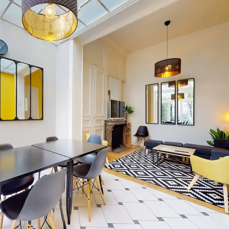 Salle à manger et salon d'une colocation IvyNest à Lille Vauban